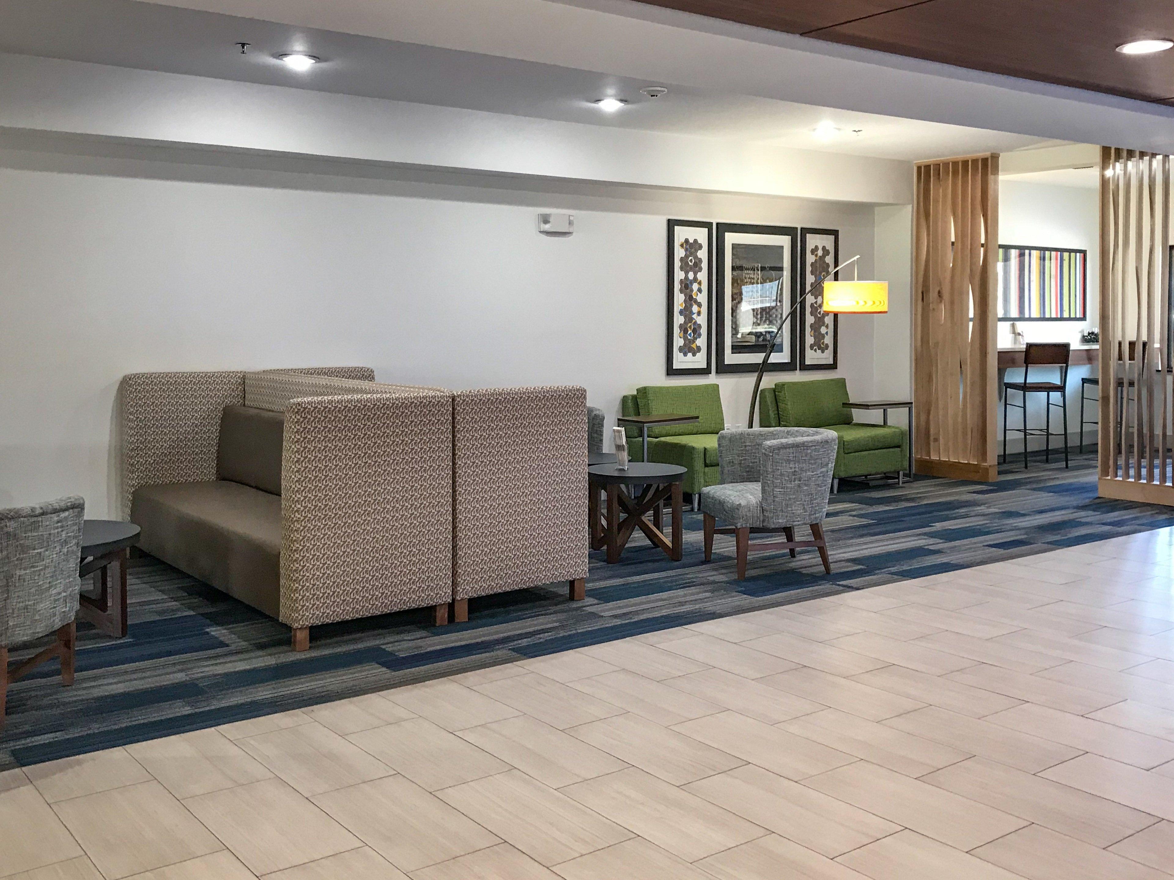 Holiday Inn Express & Suites Lubbock West By Ihg Exterior photo