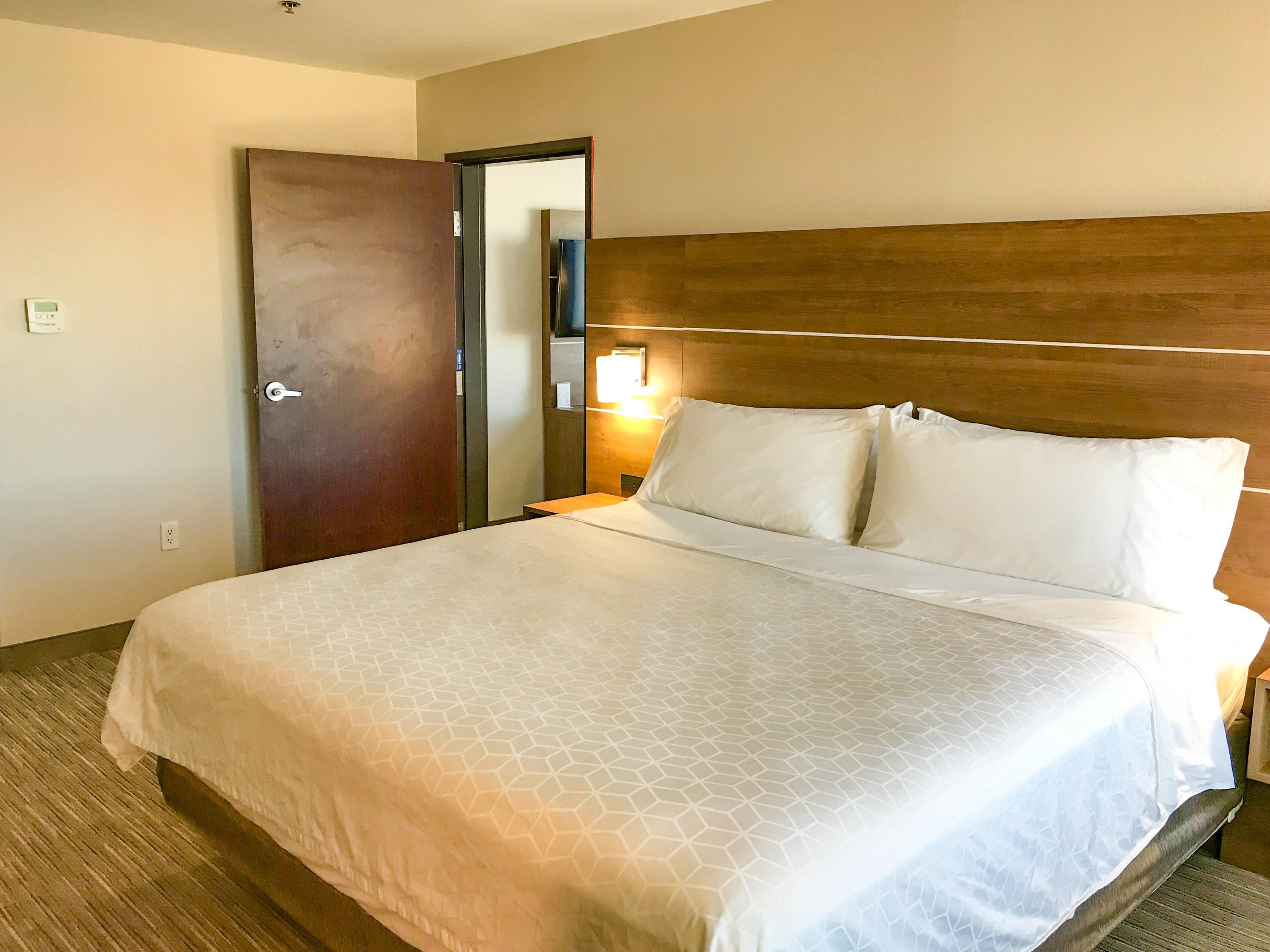 Holiday Inn Express & Suites Lubbock West By Ihg Exterior photo