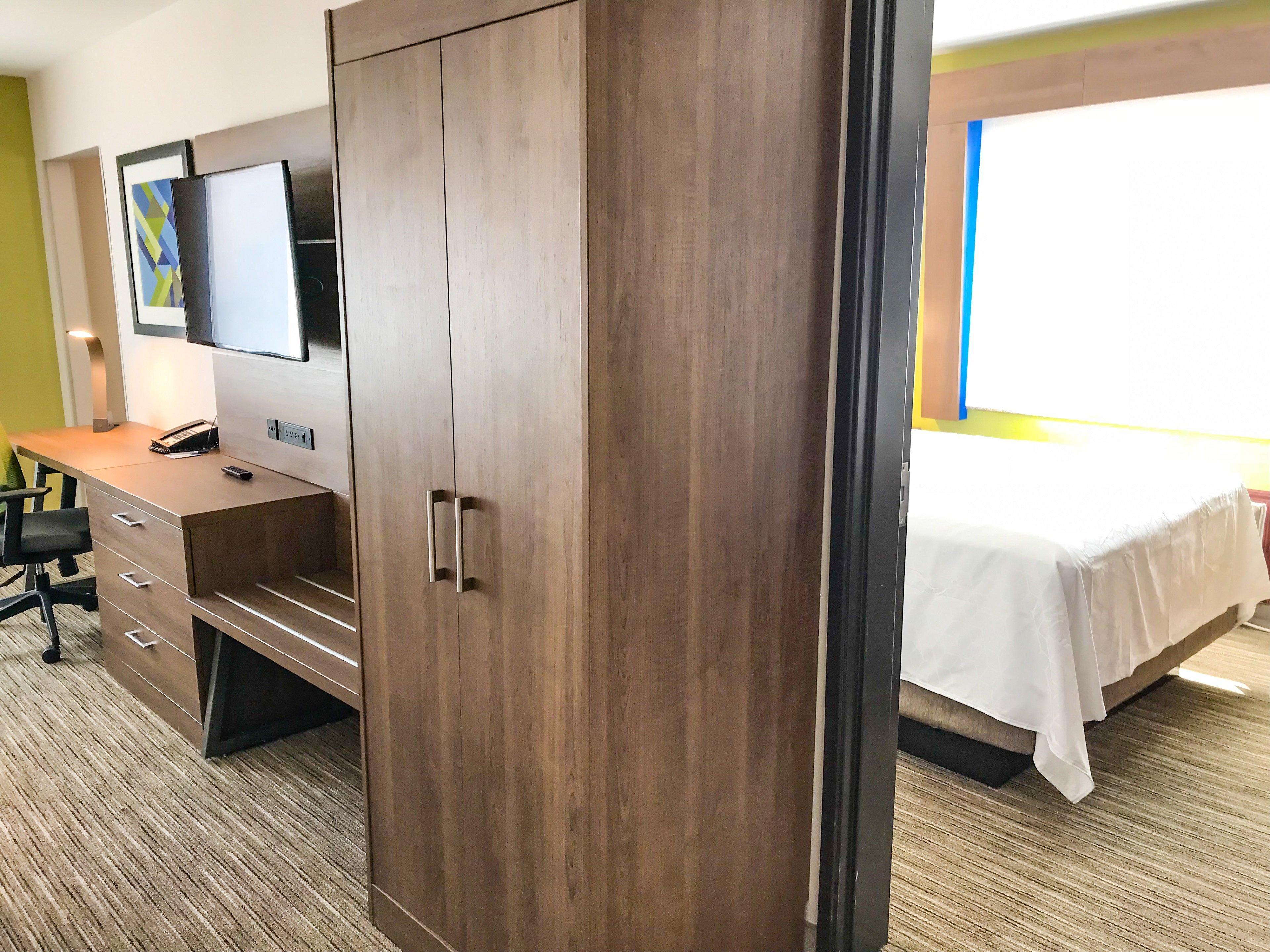 Holiday Inn Express & Suites Lubbock West By Ihg Exterior photo