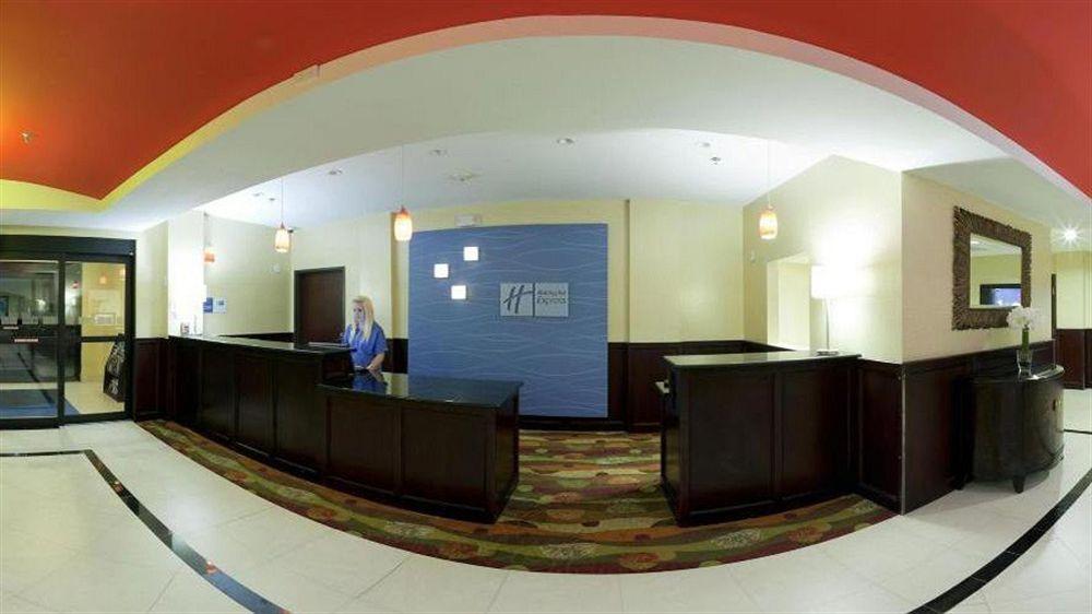 Holiday Inn Express & Suites Lubbock West By Ihg Exterior photo