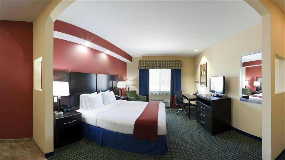 Holiday Inn Express & Suites Lubbock West By Ihg Exterior photo