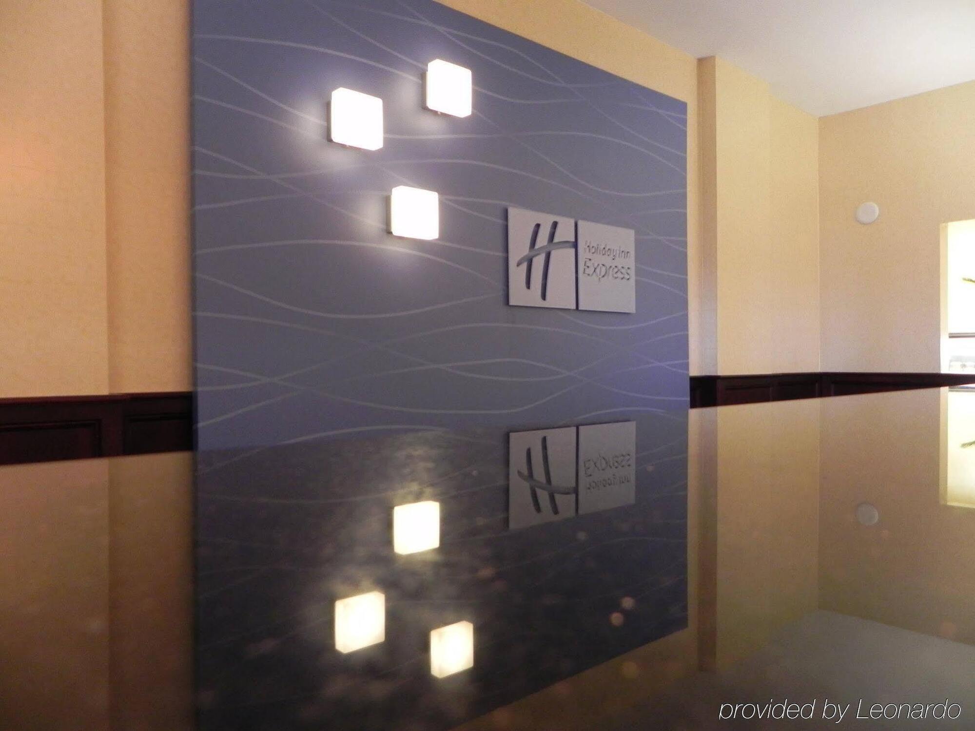 Holiday Inn Express & Suites Lubbock West By Ihg Exterior photo